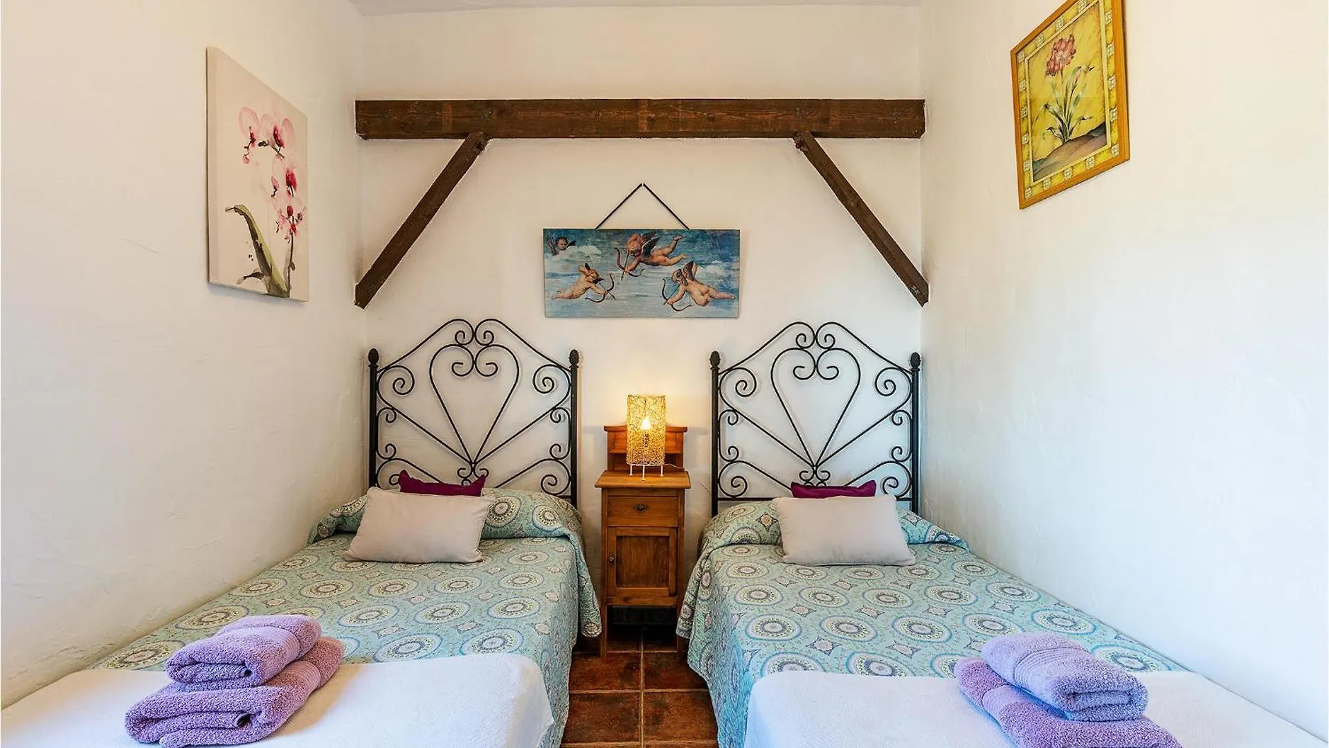 Amazing Home In Frigiliana With Kitchen Сasa de vacaciones